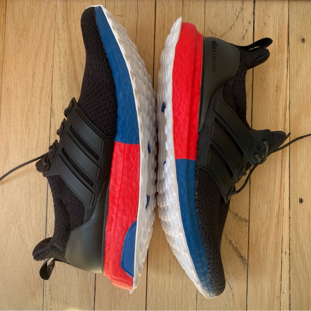 Adidas UltraBOOST DNA J Sneakers – Black / Red / Blue – Size 6.5